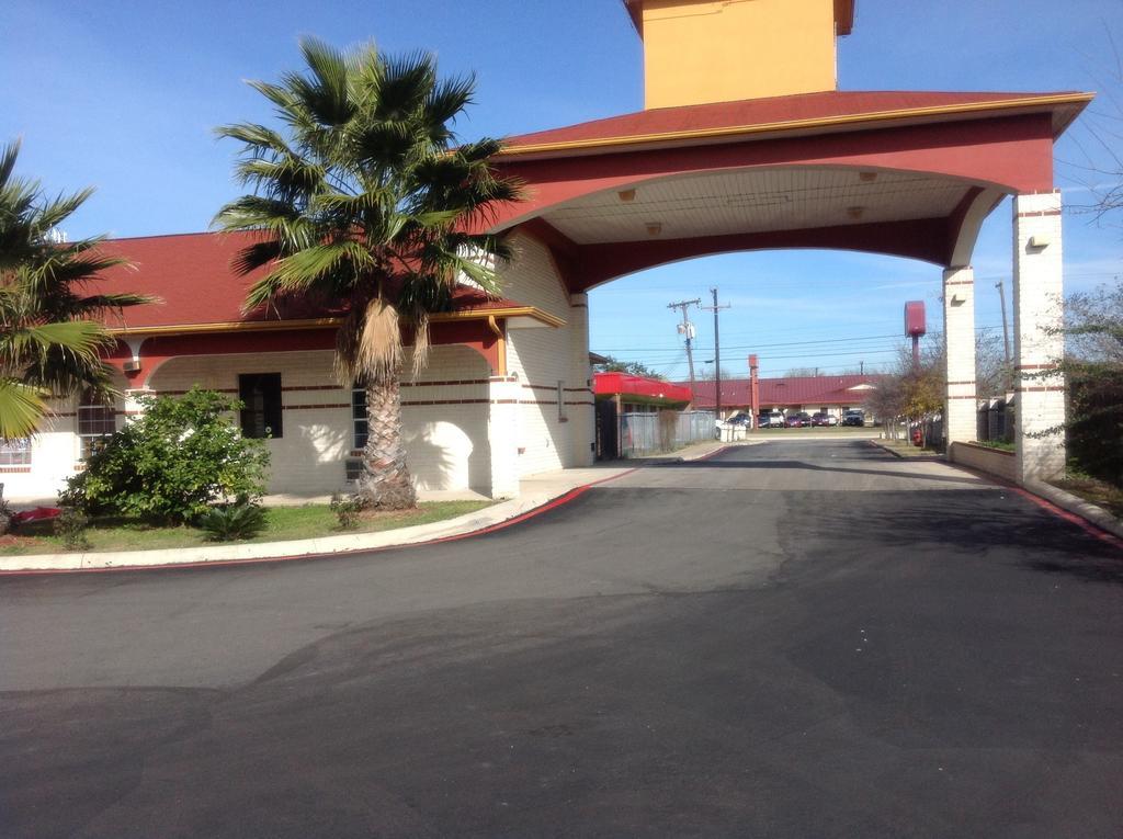 Luxury Inn And Suites Seaworld San Antonio Extérieur photo