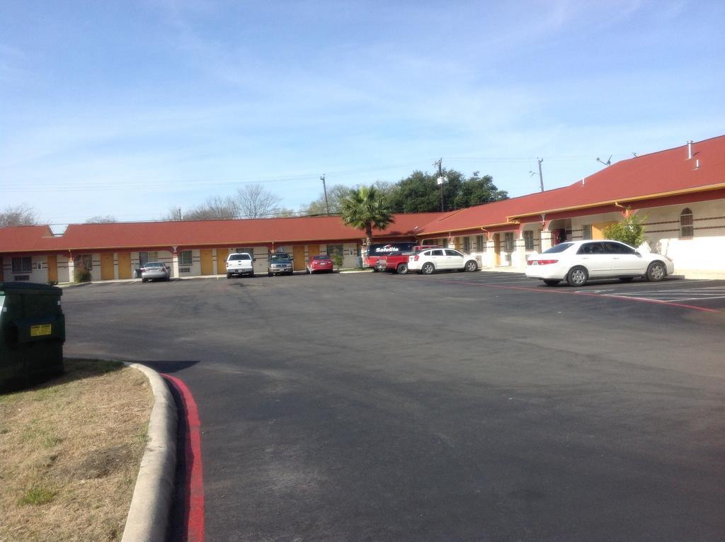 Luxury Inn And Suites Seaworld San Antonio Extérieur photo